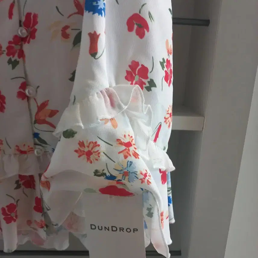 [BUNJANG] Dundrop Flower V-Neck Puff Dress / 새상품던드롭 fancy flower v neck puff dress, s