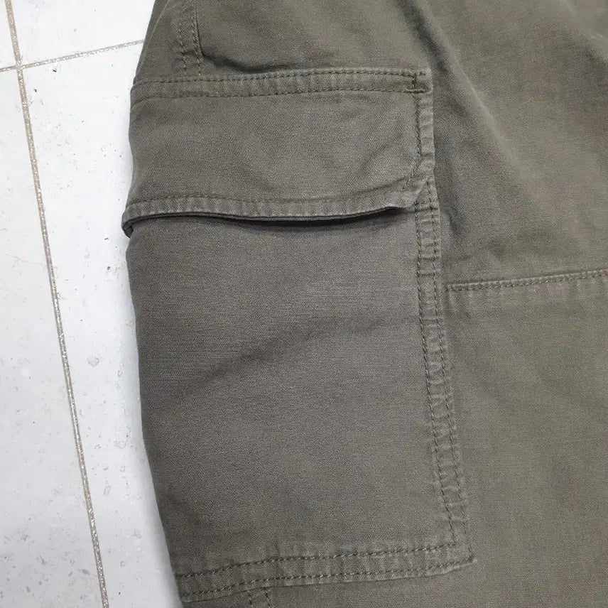 [BUNJANG] Uniqlo Cargo Pants Khaki / 유니클로 카고 바지 카키 68-76