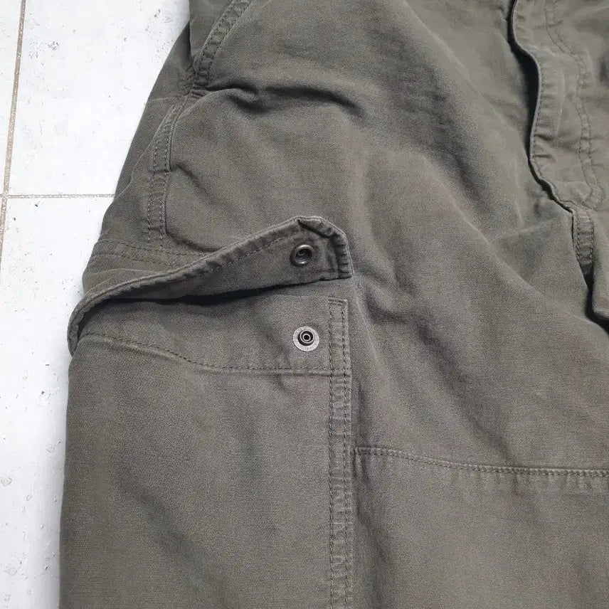 [BUNJANG] Uniqlo Cargo Pants Khaki / 유니클로 카고 바지 카키 68-76