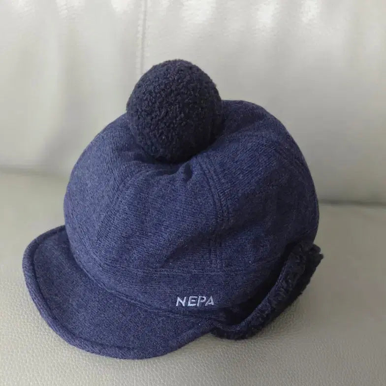 [BUNJANG] Nepa Kids Ear Flap Cap - Navy / 네파 털방울 캡모자 네이비 새상품