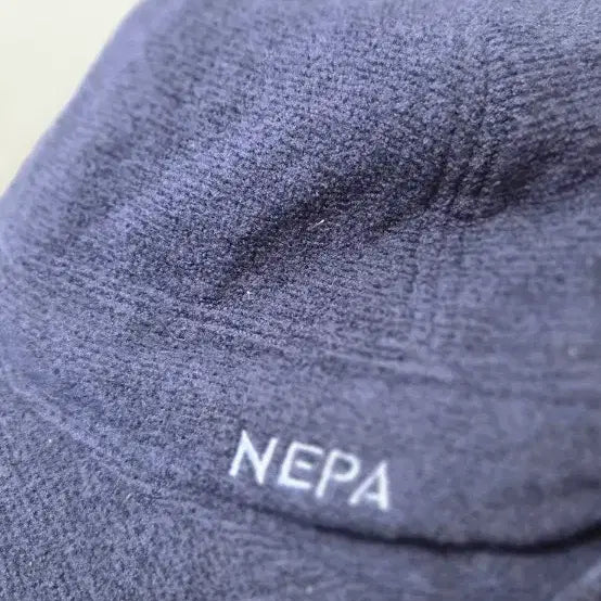 [BUNJANG] Nepa Kids Ear Flap Cap - Navy / 네파 털방울 캡모자 네이비 새상품
