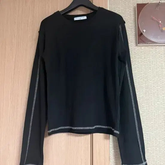 [BUNJANG] Around Cover Black Long Sleeve T-Shirt with Stitch Detail / 새상품 어라운드커버 블랙 긴팔 티셔츠 스티치 포인트