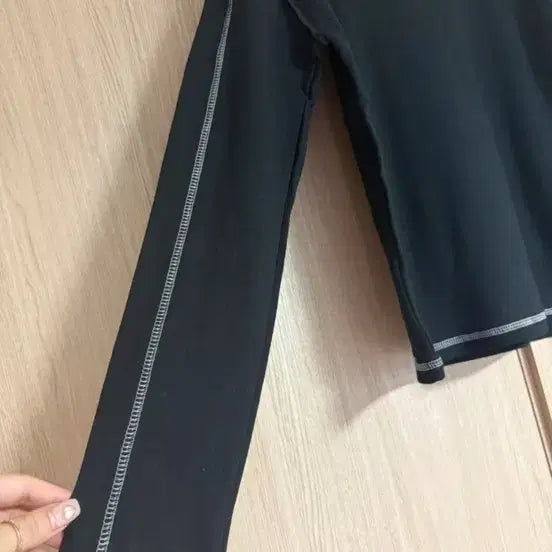 [BUNJANG] Around Cover Black Long Sleeve T-Shirt with Stitch Detail / 새상품 어라운드커버 블랙 긴팔 티셔츠 스티치 포인트