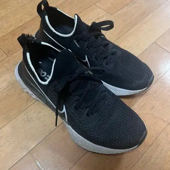 [BUNJANG] Nike Infinity Run Black 275 Sneakers / 나이키 인피니티런 블랙 275