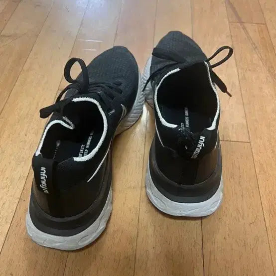 [BUNJANG] Nike Infinity Run Black 275 Sneakers / 나이키 인피니티런 블랙 275