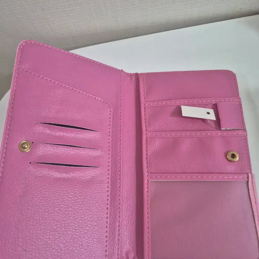 [BUNJANG] Pink Character Passport Case / 분홍색 캐릭터 여권케이스 새상품
