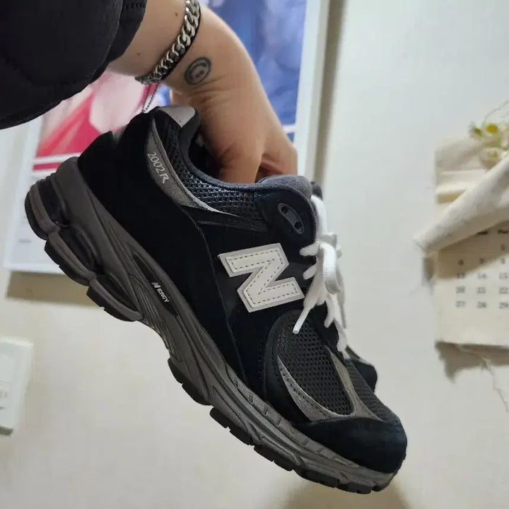 [BUNJANG] New Balance 2002R Black Dark Gray Limited Edition Sneakers / 뉴발란스 2002R 블랙 다크 그레이(한정판)