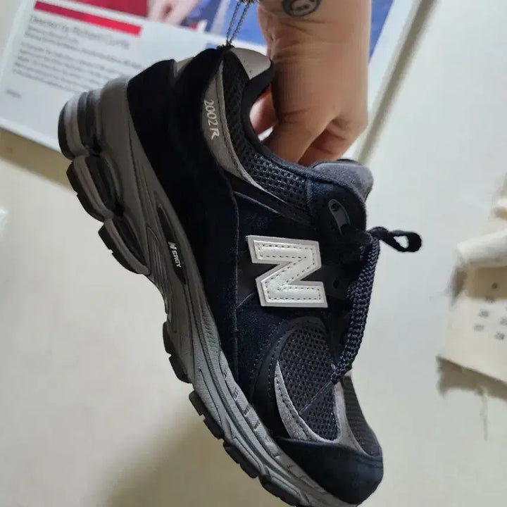 [BUNJANG] New Balance 2002R Black Dark Gray Limited Edition Sneakers / 뉴발란스 2002R 블랙 다크 그레이(한정판)