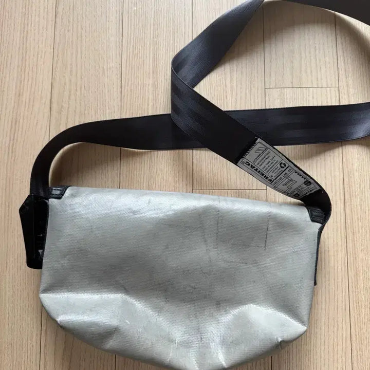 [BUNJANG] Freitag Hawaii Five-O Matte Crossbody Bag / 프라이탁 하와이파이브오 무광 무채색 팝니다!