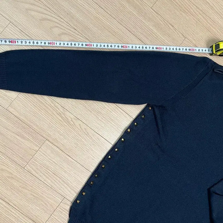 [BUNJANG] Valentino Navy Studded Knit Sweater / 발렌티노 네이비 스터드 장식 니트 L 정품