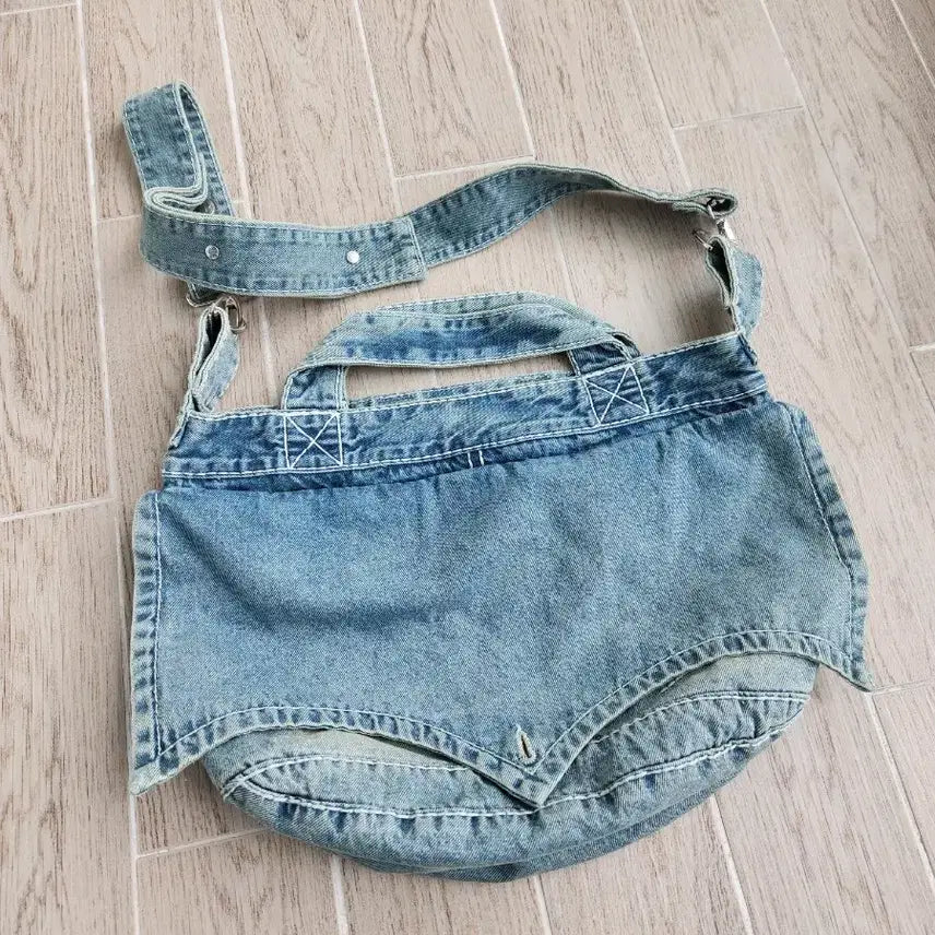 [BUNJANG] True Religion Denim Crossbody Bag / 트루릴리젼 데님 크로스백