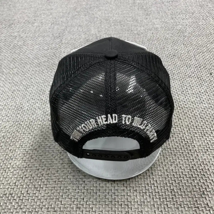 [SOLD OUT] 디스퀘어드2 DSQUARED2 로고 패치 트러커 메쉬 캡 모자