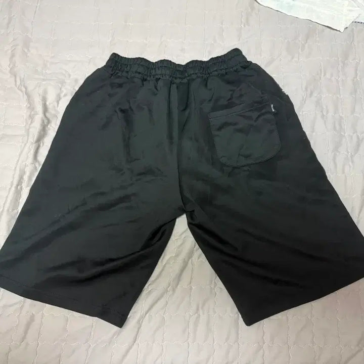 [SOLD OUT] 프리덤 레터링 반바지 블랙