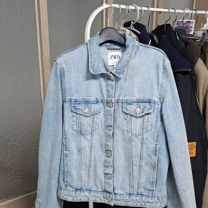 [BUNJANG] ZARA Denim Jacket (Light Wash) - Women&