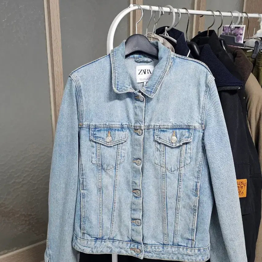 [BUNJANG] ZARA Denim Jacket (Light Wash) - Women&