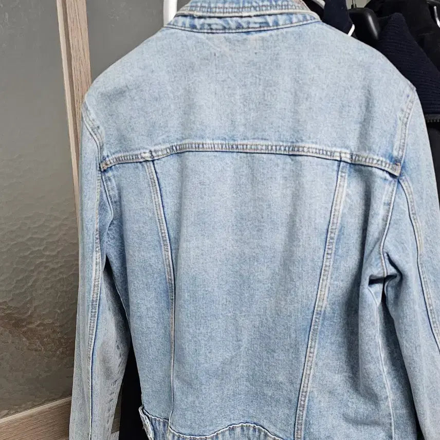 [BUNJANG] ZARA Denim Jacket (Light Wash) - Women&