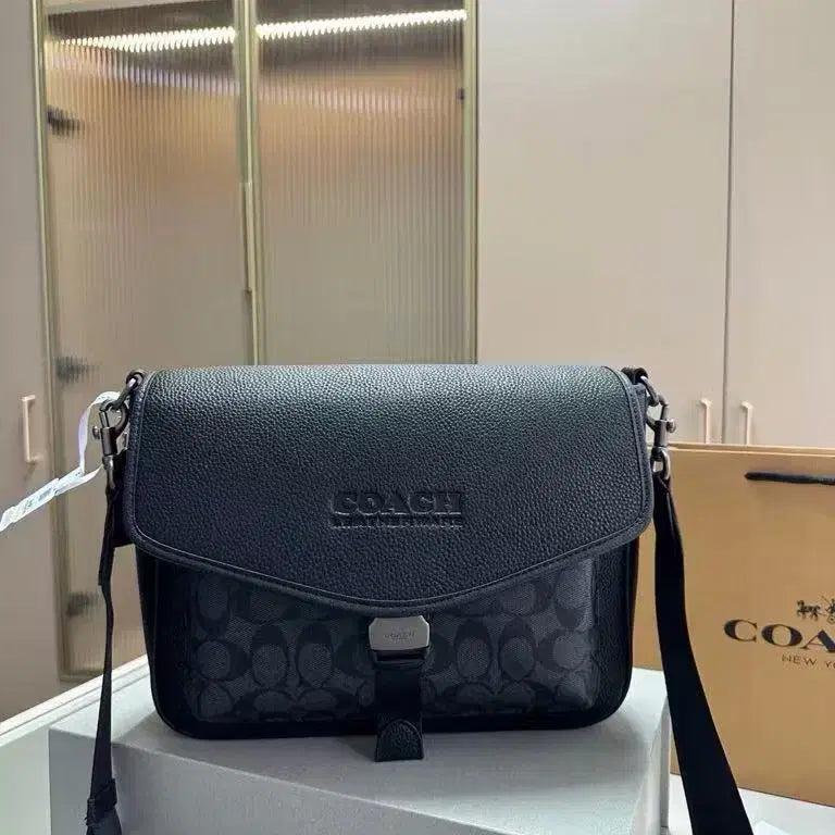 [BUNJANG] Coach Folding Gift Shoulder Bag / 코치 폴딩 기프트 숄더백 캐주얼
