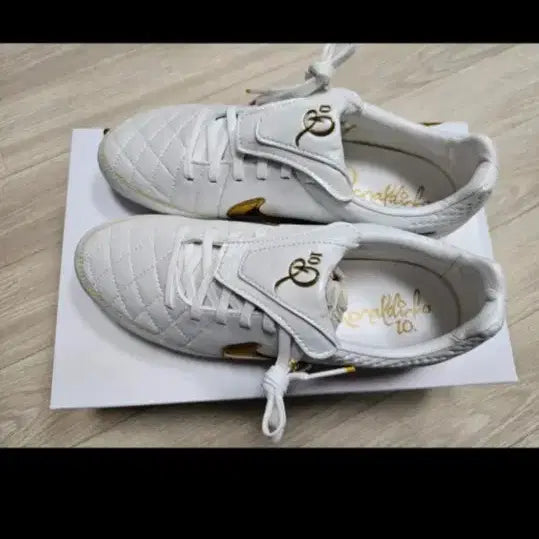 [BUNJANG] Nike Tiempo White/Gold Soccer Cleats / 나이키 티엠포 축구화 화이트/골드 255사이즈