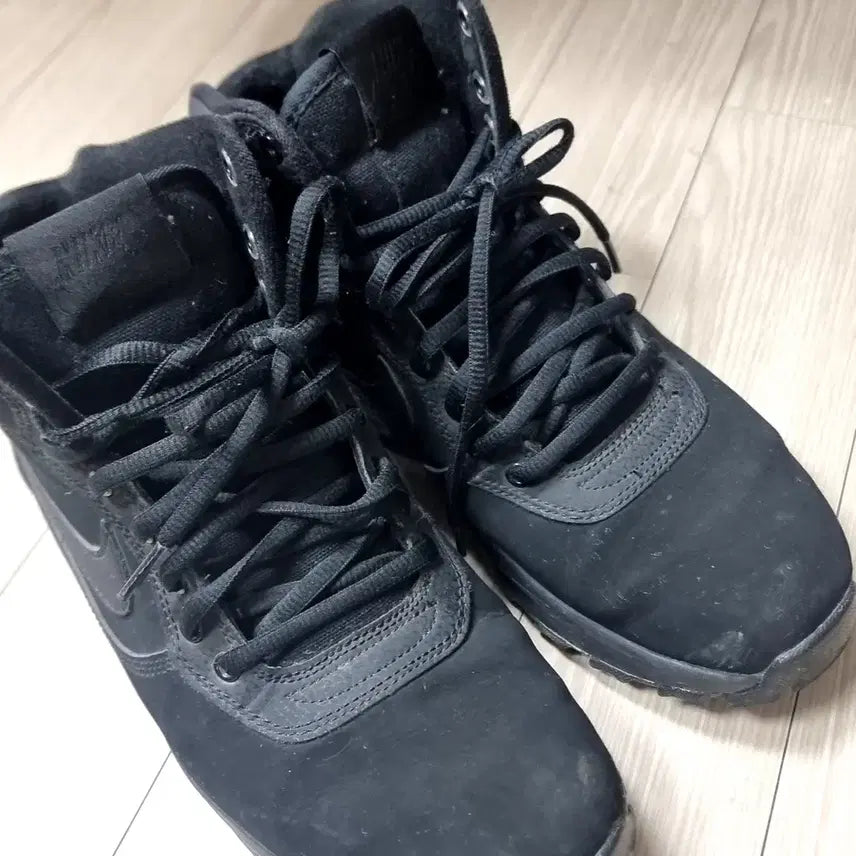 [BUNJANG] Nike Manoa Black High-Top Sneakers / 나이키 마노아 블랙 하이탑 운동화(270-275)