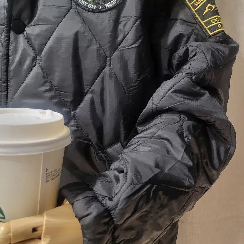 [BUNJANG] Unisex Lightweight Quilting Jacket with Patch / 택포 새상품