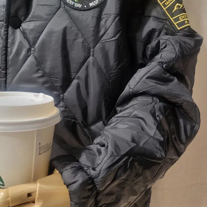 [BUNJANG] Unisex Lightweight Quilting Jacket with Patch / 택포 새상품