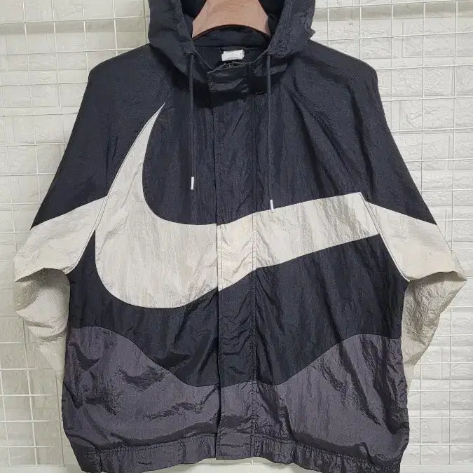 [BUNJANG] Nike Big Swoosh Nylon Windbreaker Jacket (XL) / [L-105]NIKE나이키 블랙 빅스우시 나일론 후디바람막이자켓 실측XL