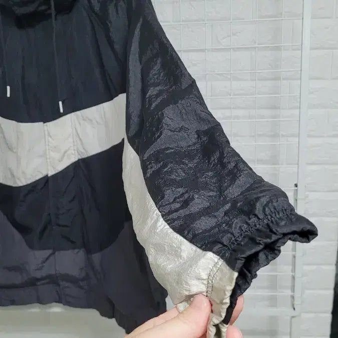 [BUNJANG] Nike Big Swoosh Nylon Windbreaker Jacket (XL) / [L-105]NIKE나이키 블랙 빅스우시 나일론 후디바람막이자켓 실측XL