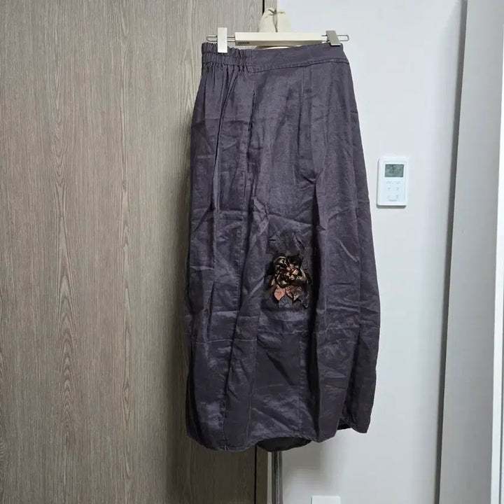 [BUNJANG] Linen Blend Floral Embroidery Long Banding Skirt / 린넨소재 꽃사지  롱 밴딩 스커트