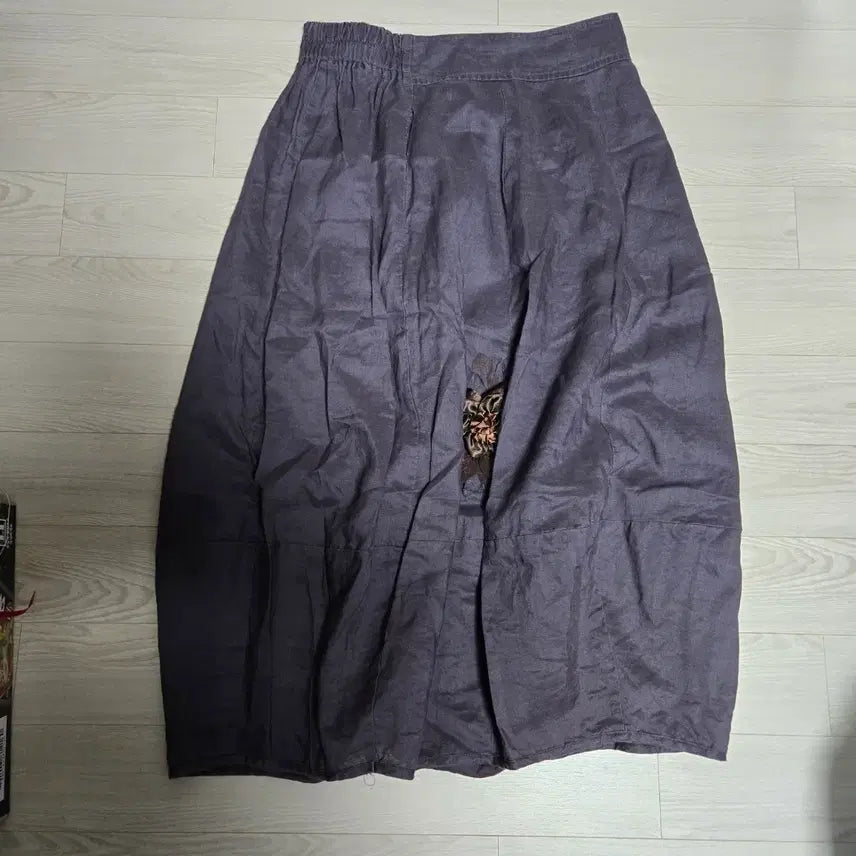 [BUNJANG] Linen Blend Floral Embroidery Long Banding Skirt / 린넨소재 꽃사지  롱 밴딩 스커트