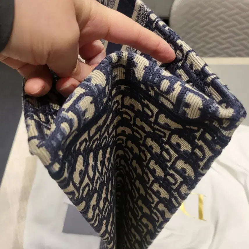 [SOLD OUT] 디올 북토트백 라지