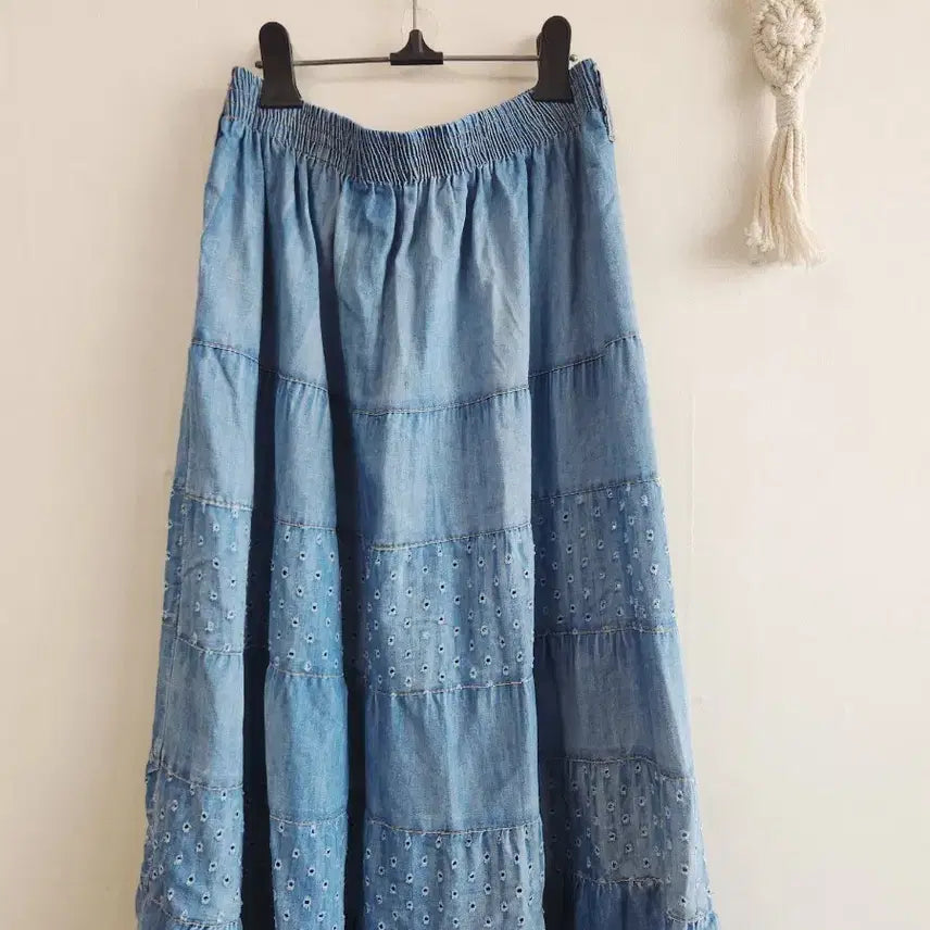 [SOLD OUT] 펀칭 아일렛 데님 캉캉 스커트