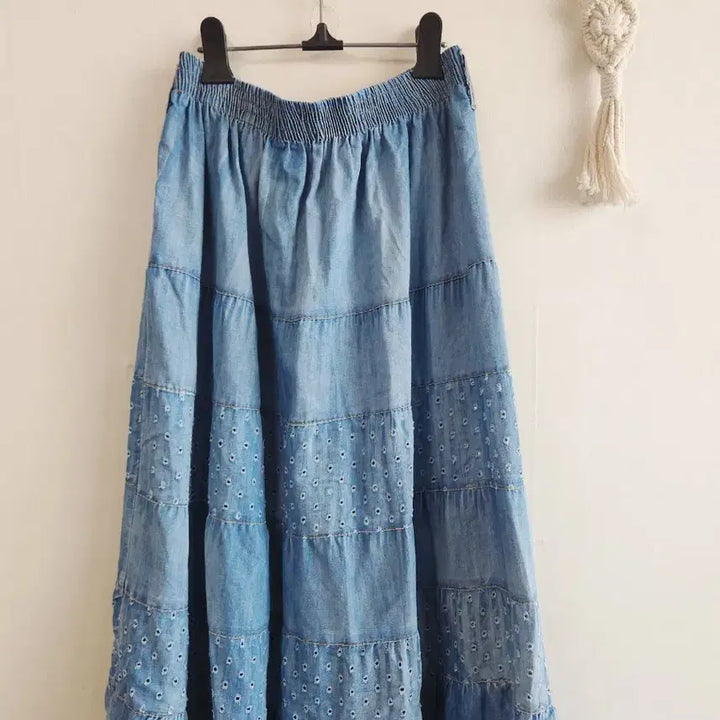 [SOLD OUT] 펀칭 아일렛 데님 캉캉 스커트