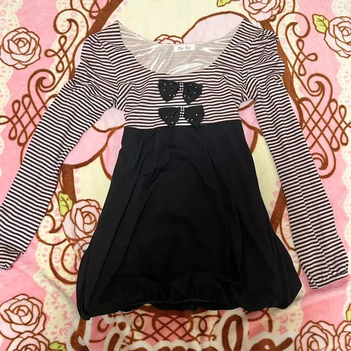[BUNJANG] Sugar Sugar Rune Pink Striped Ribbon Black Top / 쇼콜라깔 Bye Bye 핑크 스트라이프 리본 블랙 탑 슈가슈가룬 갸루