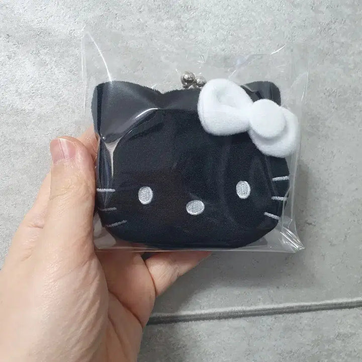[BUNJANG] Sanrio Hello Kitty Black Kitty Coin Purse / 산리오 헬로키티 블랙키티 가마구치 동전지갑 입니다.