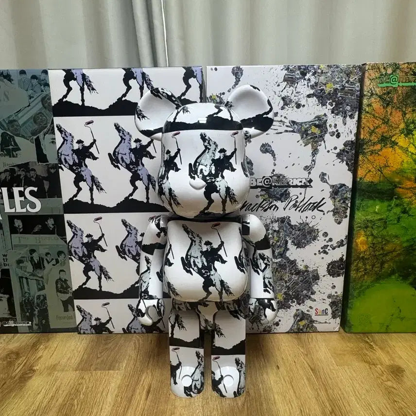 [SOLD OUT] 베어브릭1000% 뱅크시