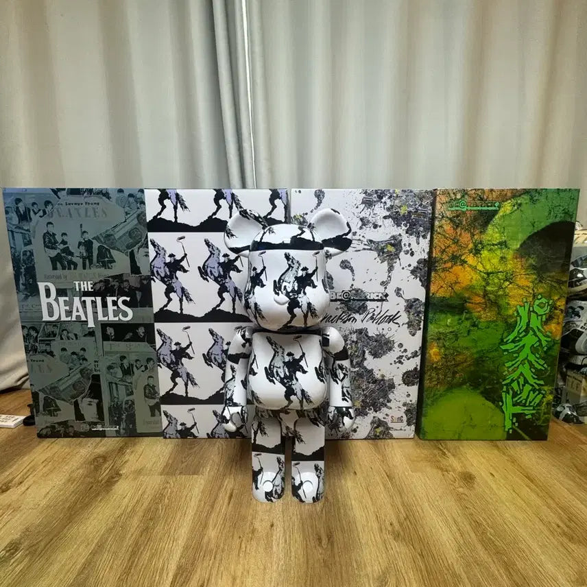 [SOLD OUT] 베어브릭1000% 뱅크시