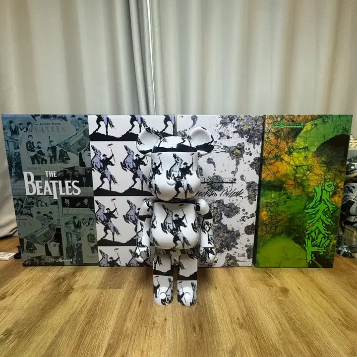 [SOLD OUT] 베어브릭1000% 뱅크시