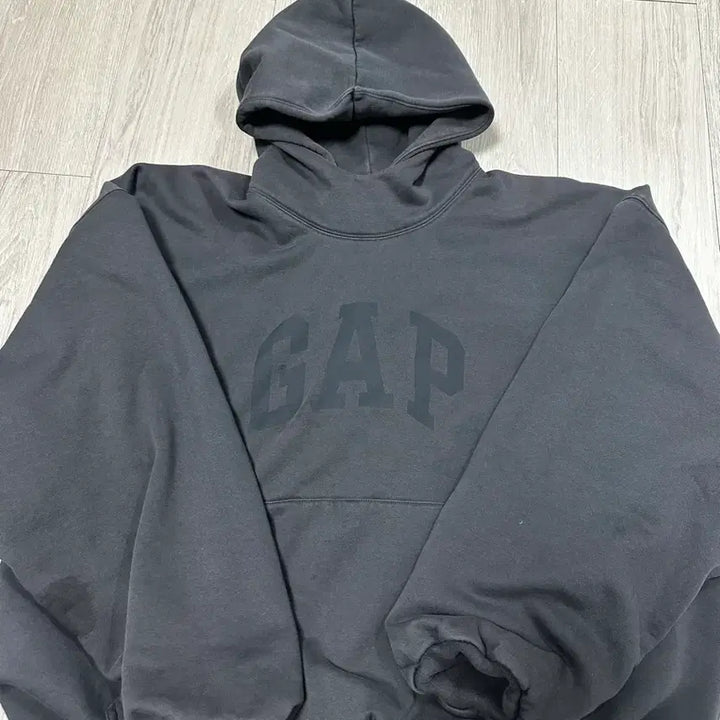 [BUNJANG] Easy Gap Engineered by Balenciaga Dove Hoodie Black / 이지 갭 엔지니어드 바이 발렌시아가 도브 후드 블랙