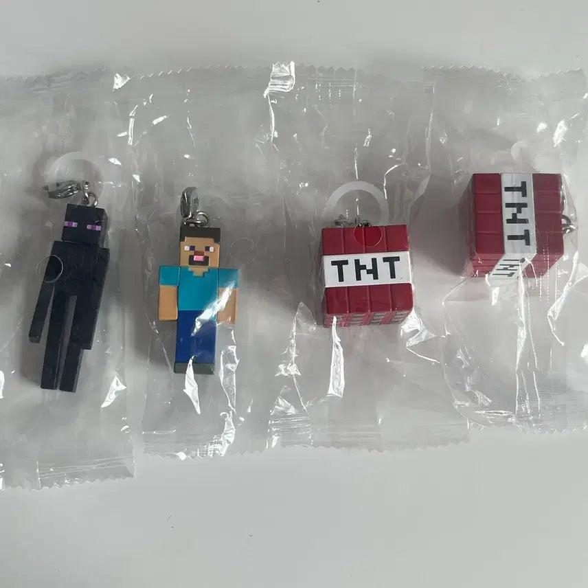 [BUNJANG] Bandai Minecraft Steve &amp; TNT Character Keyring / 반다이 마인크래프트 캐릭터 키링 가챠폰 메지루시