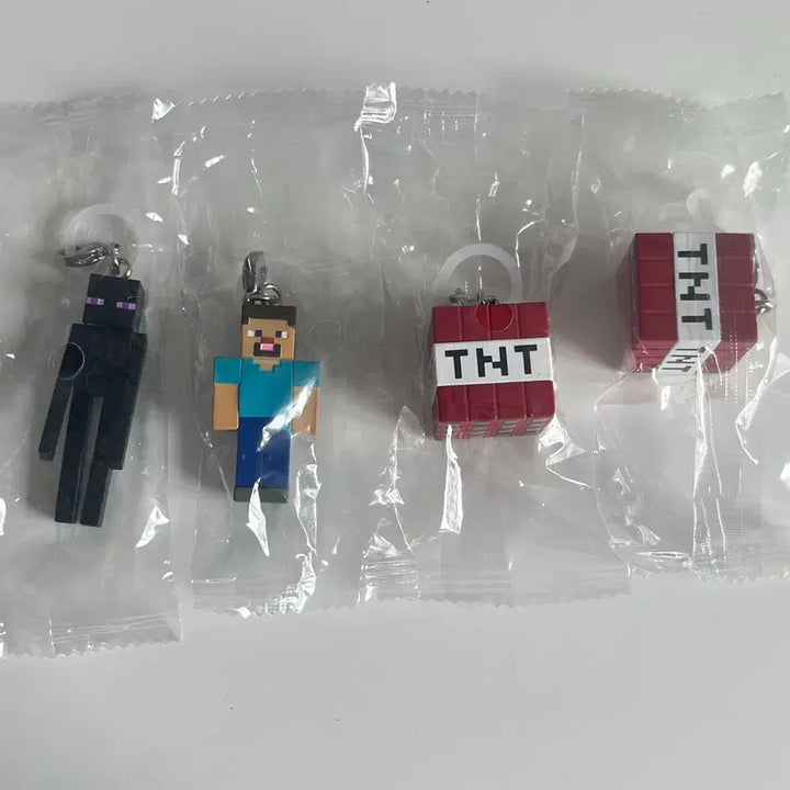 [BUNJANG] Bandai Minecraft Steve &amp; TNT Character Keyring / 반다이 마인크래프트 캐릭터 키링 가챠폰 메지루시