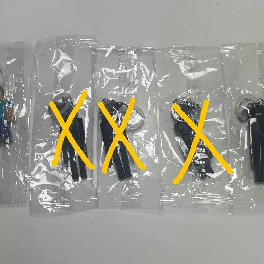 [BUNJANG] Bandai Minecraft Steve &amp; TNT Character Keyring / 반다이 마인크래프트 캐릭터 키링 가챠폰 메지루시