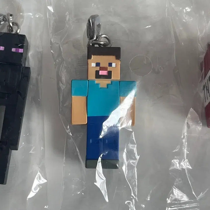 [BUNJANG] Bandai Minecraft Steve &amp; TNT Character Keyring / 반다이 마인크래프트 캐릭터 키링 가챠폰 메지루시