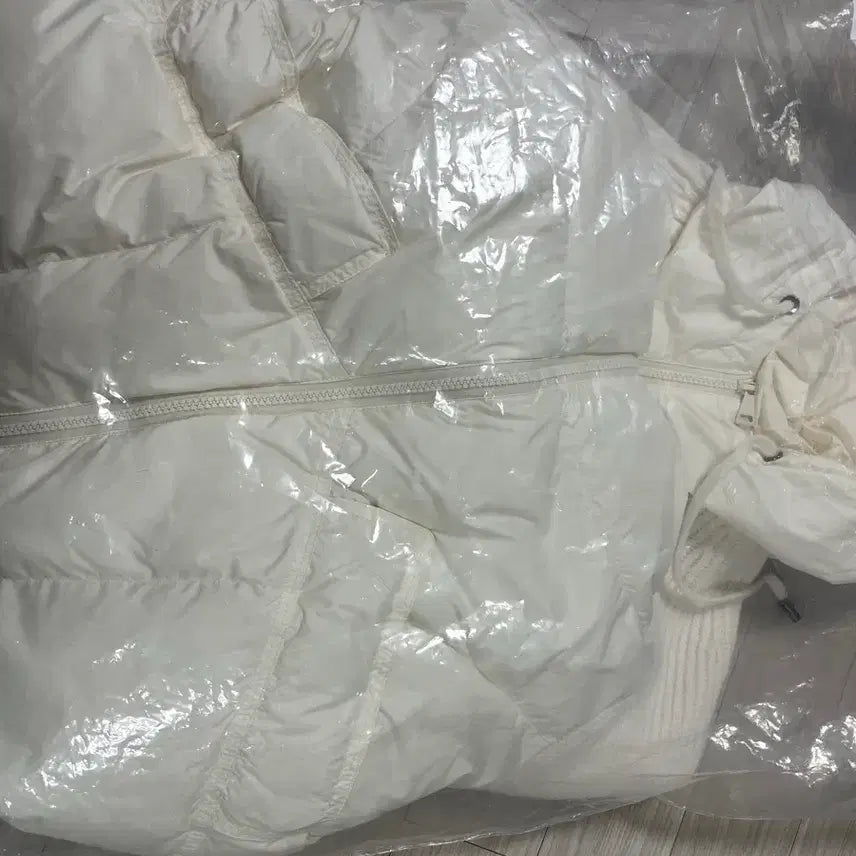 [BUNJANG] Ivory Knit Hooded Padded Jacket / 아이보리 니트 후드 패딩