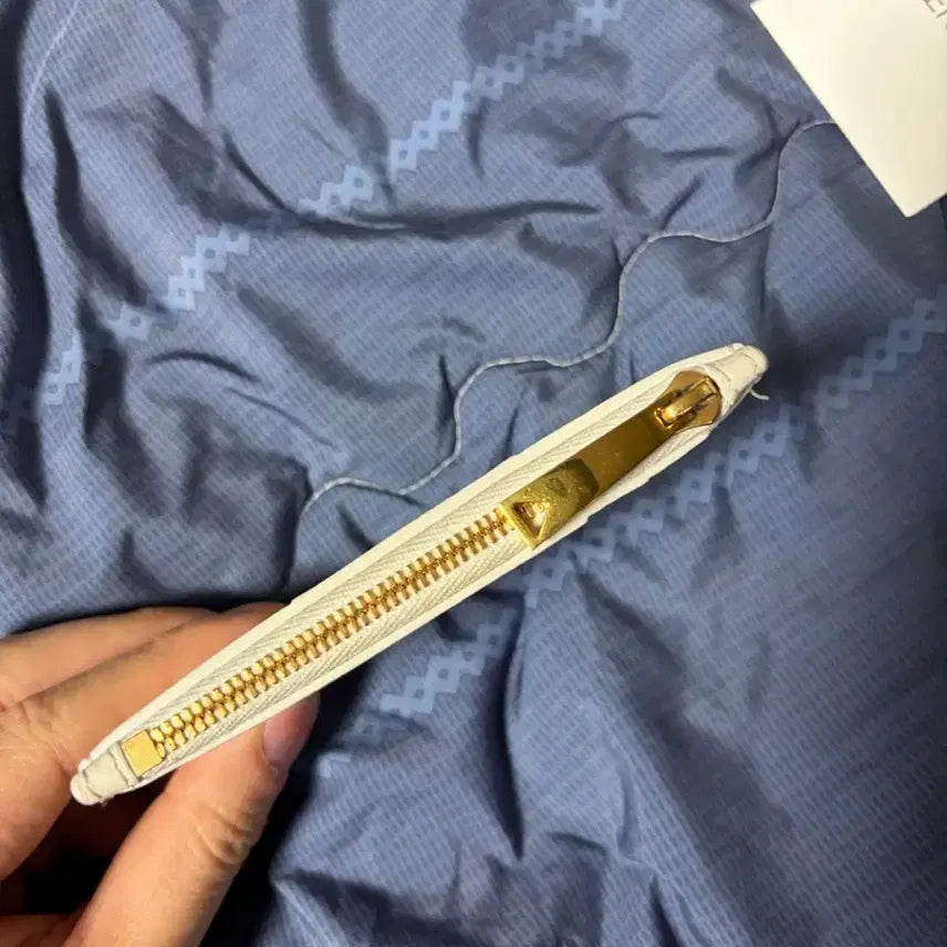 [BUNJANG] Bottega Veneta White Zipper Card Case / 보테가베네타 화이트 지퍼 카드 케이스