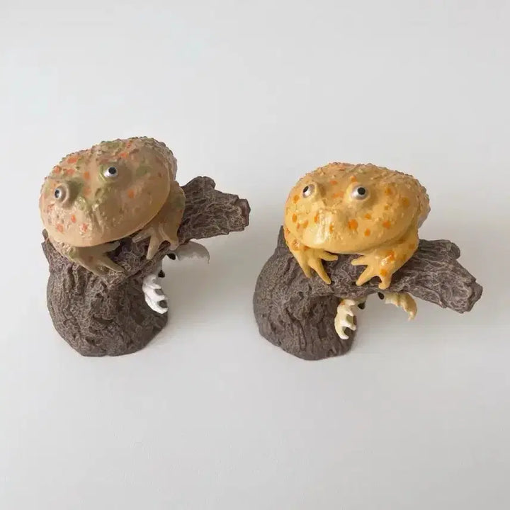 [BUNJANG] Bandai Beaver-Tailed Frog Figure Set / [일괄] 반다이 생물대도감 손가락 위 컬렉션 비버꼬리개구리 그린/옐로우