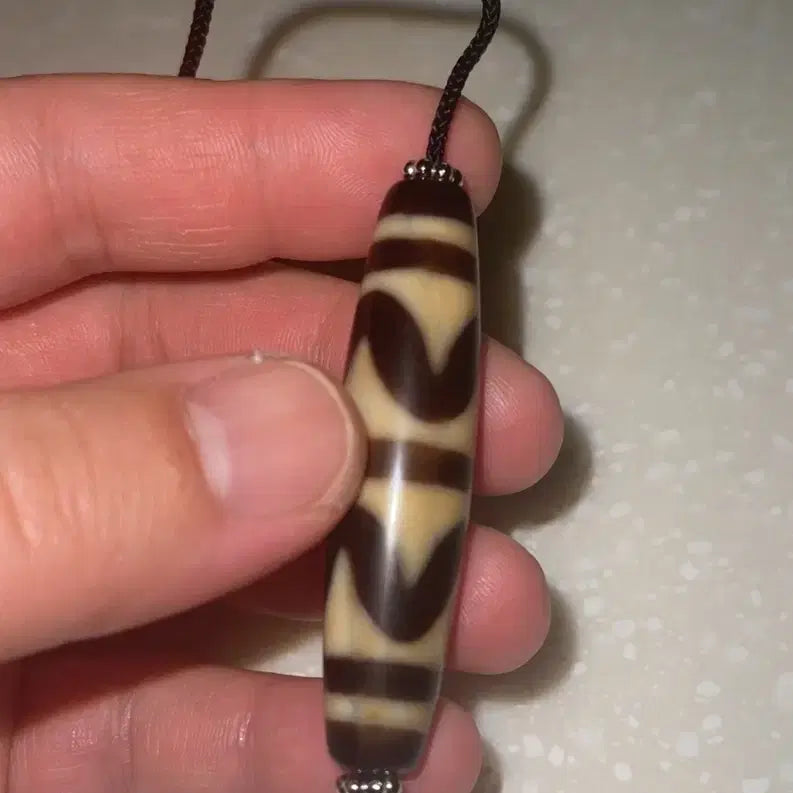 [BUNJANG] Tibetan Dzi Bead Double Phoenix Pendant, Rare Collectible, Excellent Condition / Dzi bead 티베트 쌍호아 천주 (팬던트)/ 수집품/ 희귀/ 상태좋음