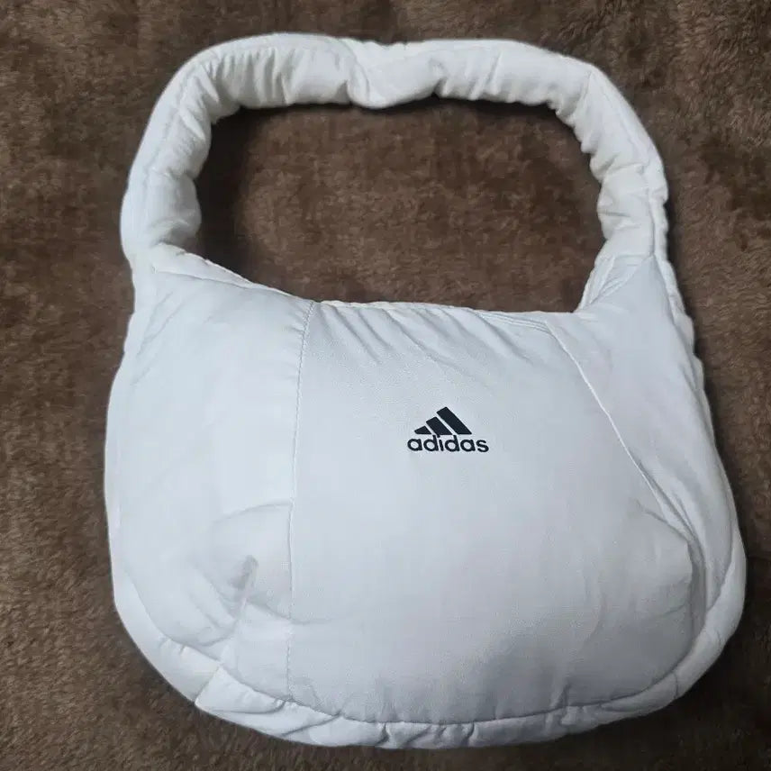 [BUNJANG] Adidas Upcycled Hobo Bag / 아디다스 터틀백 판매합니다.