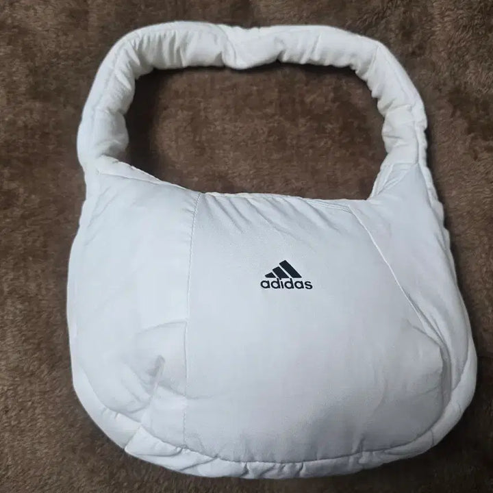 [BUNJANG] Adidas Upcycled Hobo Bag / 아디다스 터틀백 판매합니다.