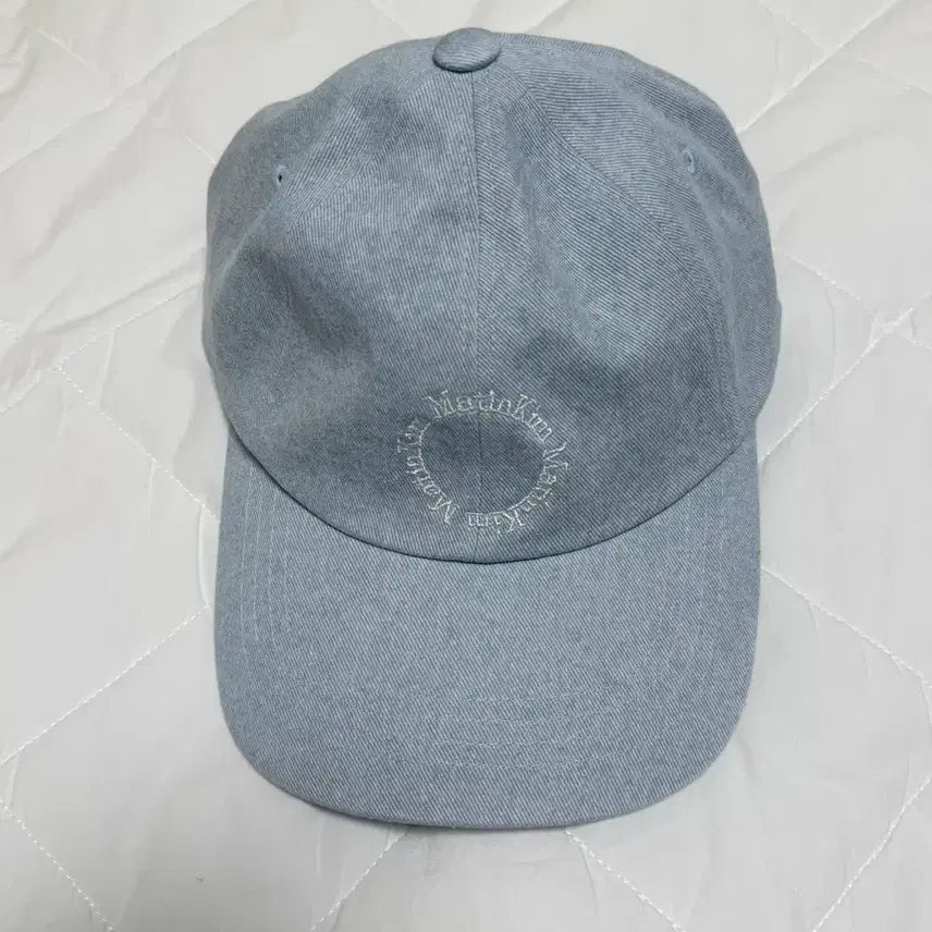 [BUNJANG] Matinkim Macaron Logo Ball Cap Sky Blue / 마뗑킴 마카롱 로고 볼캡 스카이블루