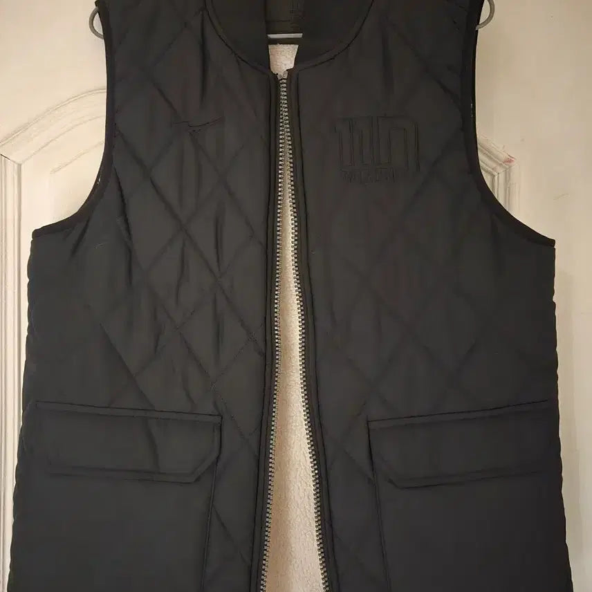 [BUNJANG] Mizuno Black Quilted Reversible Vest / 미즈노 블랙 퀄팅 리버시블 조끼